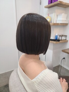 シア 綾瀬店(SHEER) ミニボブ/オリーブベージュ