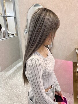 ロンド レア 天神大名店(Lond Le’a) ホワイトブロンド/イメチェンヘアスタイル/バレイヤージュ