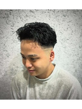 ウェーブパーマ×フェード