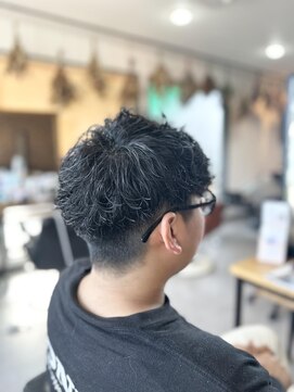 清潔感 × 動き × ラフ感