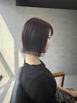 フー(feu) 切りっぱボブ×ピンクカラー