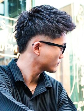 プロショップウェーブ セカンド(PRO SHOP WAVE II) スペインカール/テーパーフェード/メンズパーマ/フェザーパーマ