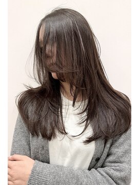 イーズ 鎌倉(e's) 《e'sイーズ鎌倉》つや髪グレージュ/軽やかな顔周りレイヤー