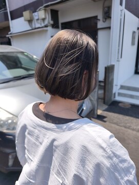 キロ(kilo) 【バレイヤージュベース】立体感と透明感を両立するミニボブ