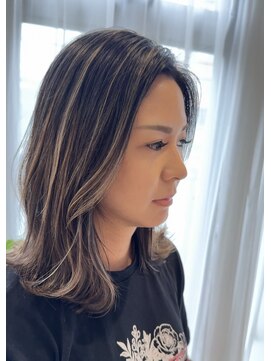 サロウィン 那覇店(SALOWIN) ハイライト履歴を活かすバレイヤージュカラー