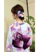 カット イン シルバー&nbsp;大人っぽいローシニョンスタイル