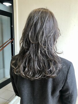 ペネロープ(Penelope) ［新宿］ウルフレイヤー/ハイライト/グレージュ　担当　夕島