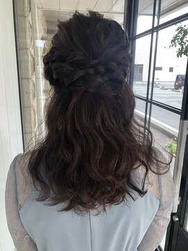 ディーボーイ 健軍店(D-BOY) ハーフアップ/波巻きアレンジ