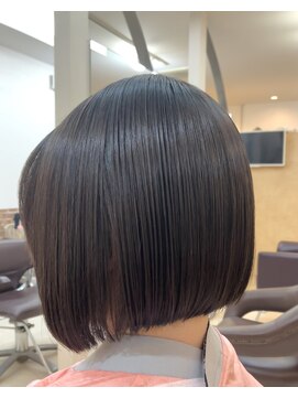 カットハウス はさみの部屋 タッセルボブ/襟足スッキリ/縮毛矯正/ショートボブ/前髪あり