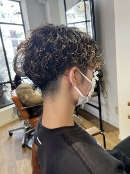 サロット ライフ(SALOTTO LIFE)の写真/幅広い年代層のメンズからも圧倒的支持◎眉カットもオススメ！清潔感のある爽やかなスタイルを創ります。