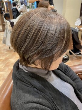 アイニ 河内小阪店(aini) 白髪ぼかしカラー白髪ぼかしハイライト大人ショート30、40、50代