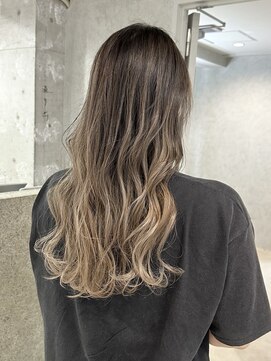 ラック(LUCK) ベージュバレイヤージュ/船橋/くすみベージュ/細めハイライト