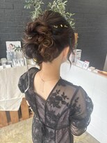 ニド(2do)&nbsp;お呼ばれアップヘア金箔キラキラ