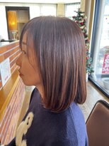 テン(TEN)&nbsp;ミディアムボブの大人感を堪能。 ツヤブラウンの美人色