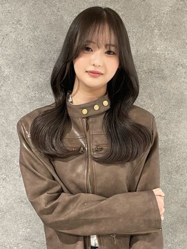 ヨシンモリ レイヤーカット アッシュグレー ロング 20代 艶髪