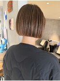極細ハイライトカラーミニボブ冬透明感カラーぱつっとボブ