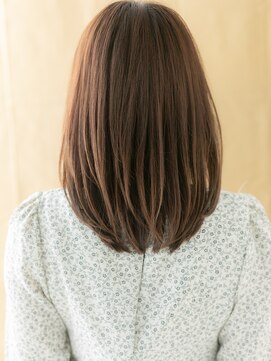 カバーヘアアンドスパ ブリス 浦和(COVER HAIR&SPA bliss) カーキブラウン前下がり小顔ミディアムレイヤーX浦和30代40代