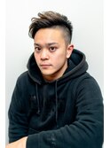 大胆刈り上げのワイルド&モードなスタイル