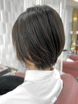 クオリス 上福岡店(QUALIS) グレーベージュ/ショートカット/グラデーションボブ/20代30代