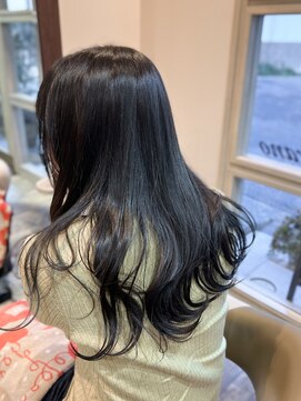 ブラーノ(Burano) 赤みキャンセル、ダークオリーブカラー