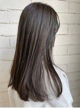髪質改善専門店ミムの白髪染め&エイジングケアが高評価。白髪抑制カラーと頭皮ケアでダメージレスを実現◎