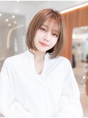20代30代大人かわいい斜めバンググレージュカラー小顔前髪ボブ