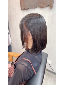 オト(oto) シンプルなのにおしゃれ　どんなシーンにもなじむ上品ボブ