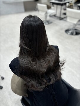 ルクス(Luxs) 赤み消しオリーブカラー