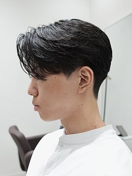 カルム(kalm) 毛流れセンターパートニュアンスパーマカルマヘアメンズパーマ