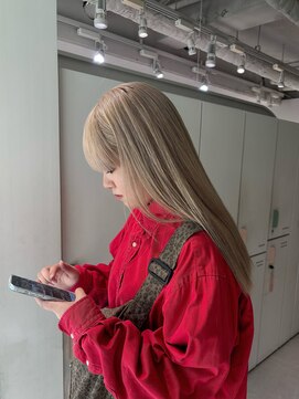 ムーム(Momb) 2ブリーチベースのシナモンベージュ