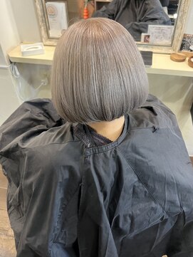 ウル(Ulu) 白髪ぼかし ブリーチ有りダブルカラー