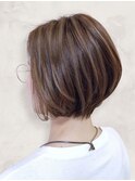 ブリーチなしカラー×白髪染めハイライト×ひし形レイヤーボブ