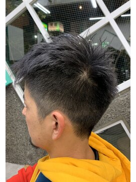 ブッディ(BDY) 濃いグレーでデザイン性を☆メンズショート