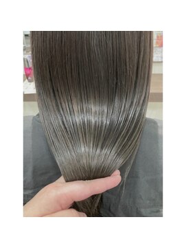 ラリー(Larry) 【髪質改善カラー×進化髪質改善TR】