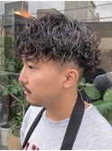 ツイストパーマ無造作パーマメンズマッシュ刈り上げツーブロック