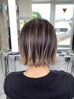 イキ 表参道(iki omotesando)&nbsp;モード/無造作ウェーブ/大人ガーリー[表参道駅]