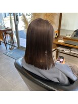 O&nbsp;ツヤ髪ストレートミディ×やわらかブラウンカラー