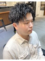 フリーク バーバーショップ 都島店(FREAK BARBER SHOP) 黒髪ツイストスパイラルパーマツーブロックアップバング
