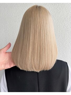 レリー バイ アルティナ 川越店(Lelie by artina) シルキーベージュ_ハイトーンカラー