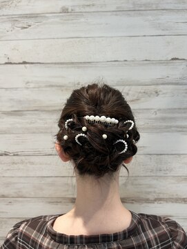 リック(Ric by KENJE) 【ヘアアレンジ(結婚式やパーティーに】