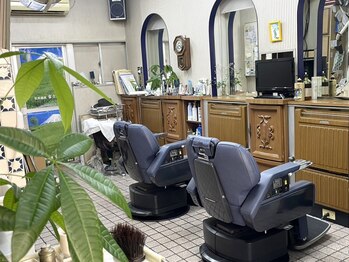 理容マキノ