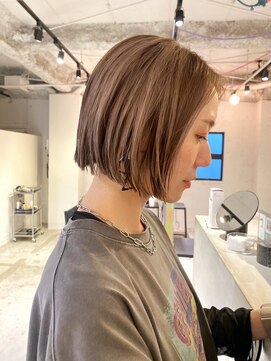 ルーム(Loom.) デザインカラーコントラストハイライト切りっぱなしボブ