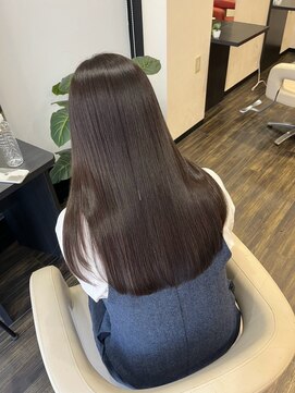 ヨンセンチメートルヒロサカ(4cm HIROSAKA) 髪質育成縮毛矯正