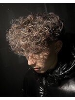 イーラ アメ村店(era)&nbsp;スペインカール　ツイストスパイラル眉カットメンズパーマ