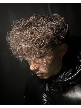 イーラ アメ村店(era) スペインカール　ツイストスパイラル眉カットメンズパーマ