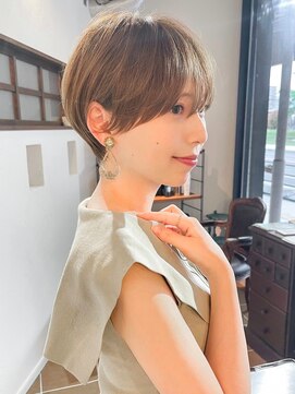 ハルキミナト メゾン(HM MAISON) 30代40代50代耳かけショート前髪なしハンサムショートカット