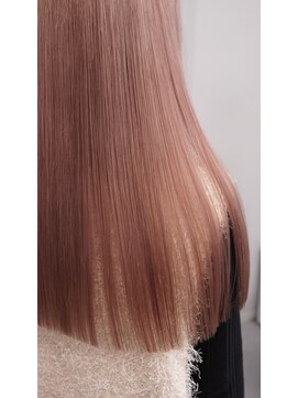 ヴァーディ オモテサンドウ(Vardy omotesando) pink/ピンクベージュ ハイトーンロング モード