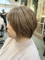 フランク 伊丹店(i's FRUNC)&nbsp;ホワイトベージュハイライトのショートヘア