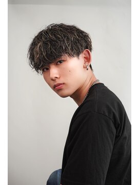 ゴールド 京都 三条(GOALD) シャドウパーマスパイラルツイスト刈り上げ