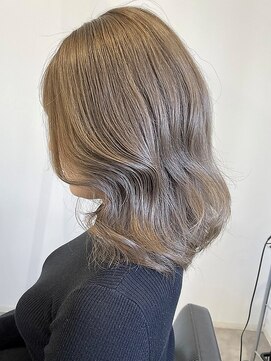 アッシュタカサキ(ash takasaki) ブリーチなしくすみベージュ愛されミディ透明感夏レイヤー